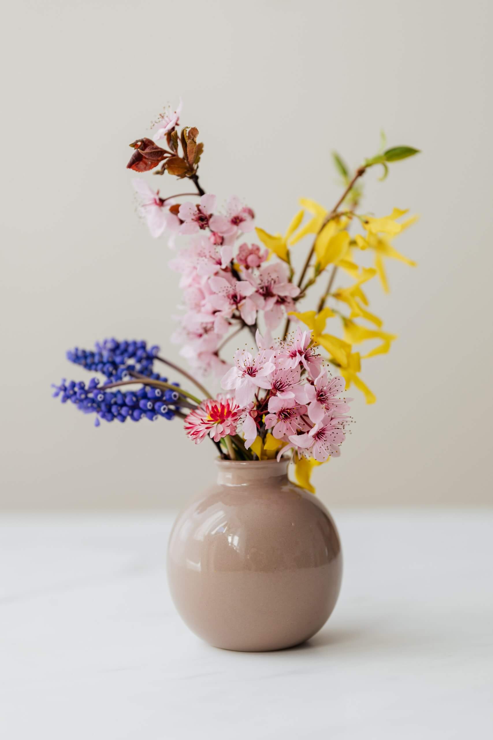 Home-Decor, Dekorationen, Keramik, Bücher, Geschirr, Besteck, Blumen. Private Label, White-Label, Lohnherstellung Vase, Kissen, Decke