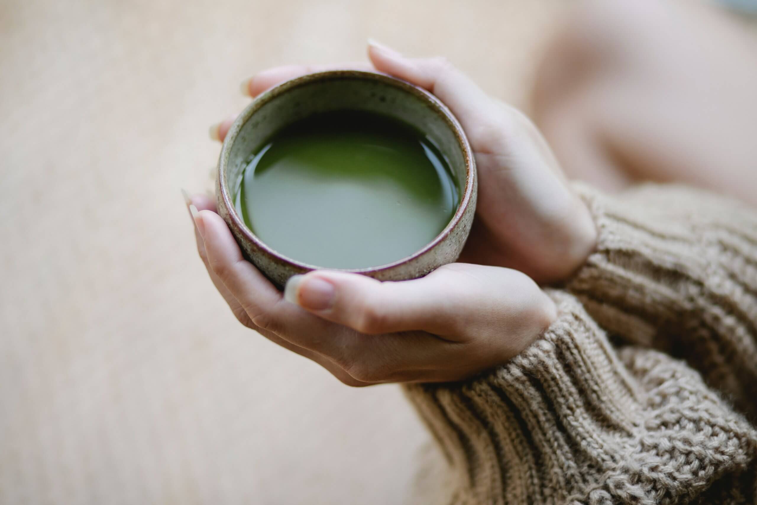 Tasse Matcha, Matcha vs. Kaffee für deine Private-Label-Marke