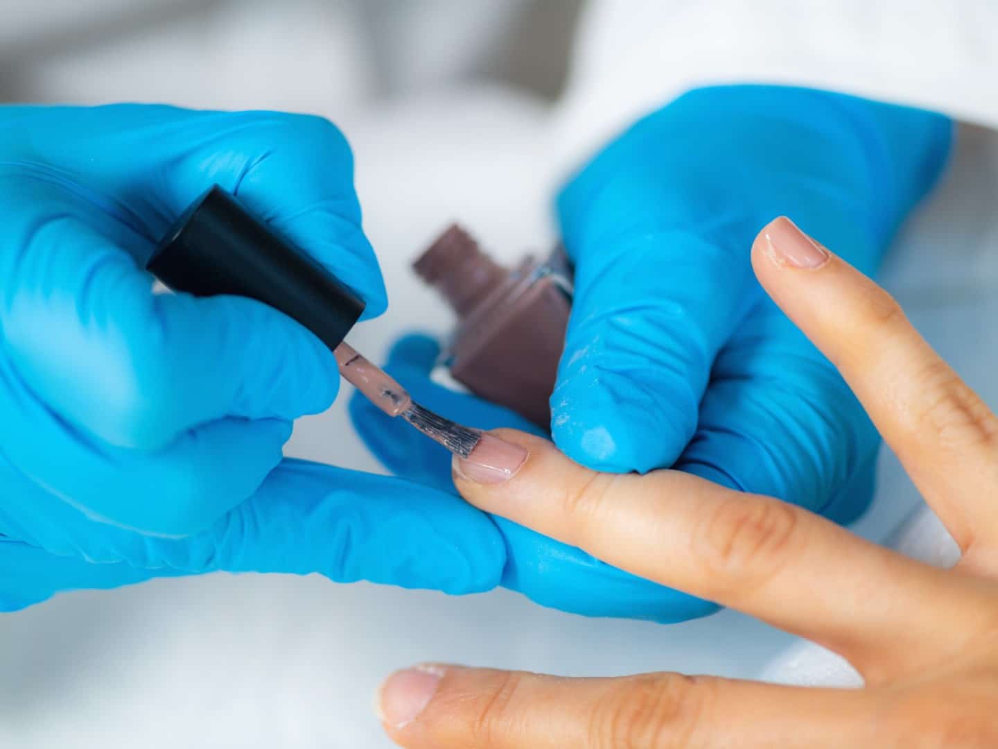Choosing the Right European Contract Manufacturer for Your Cosmetics Line
