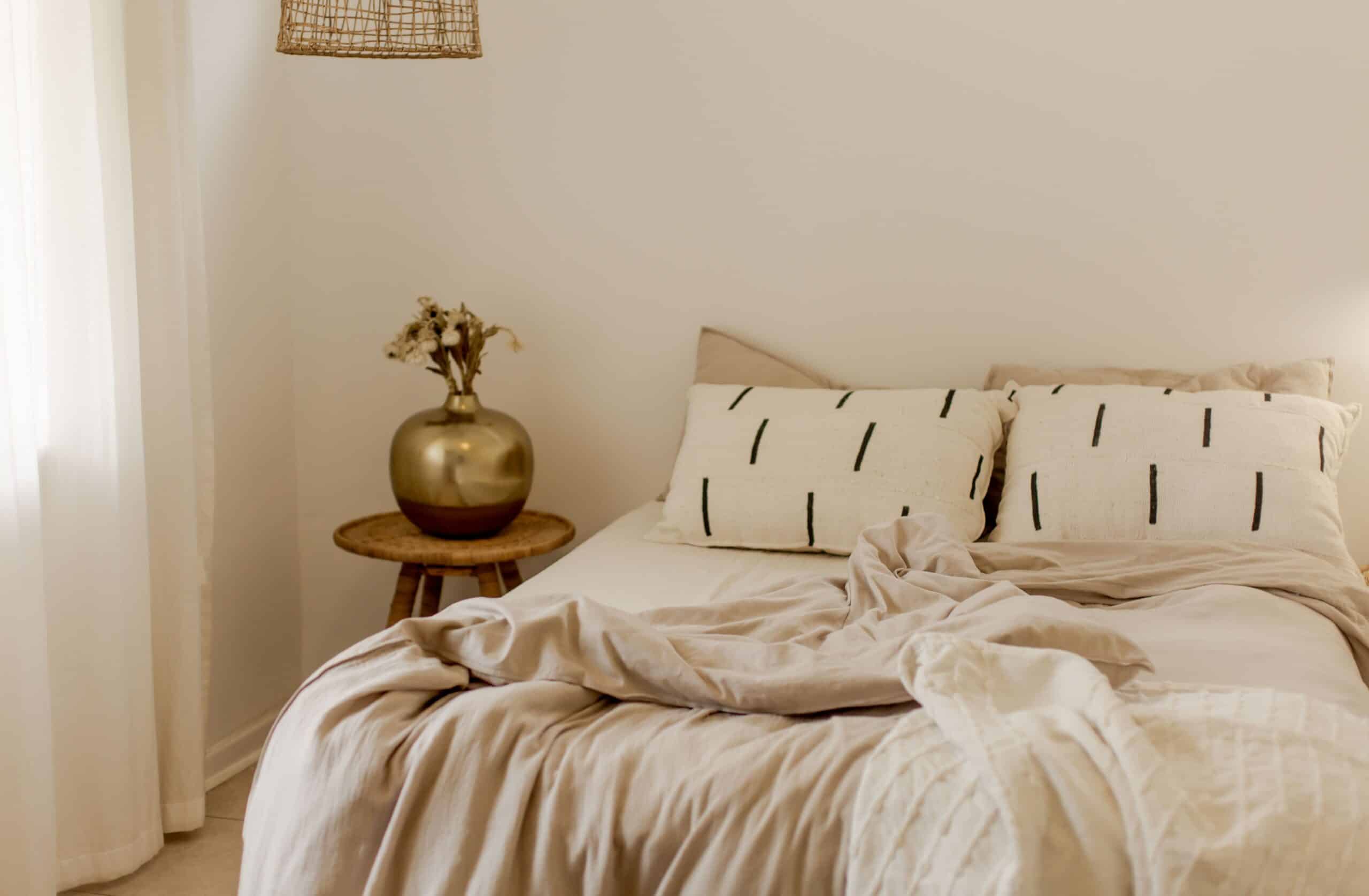 Linen bedding