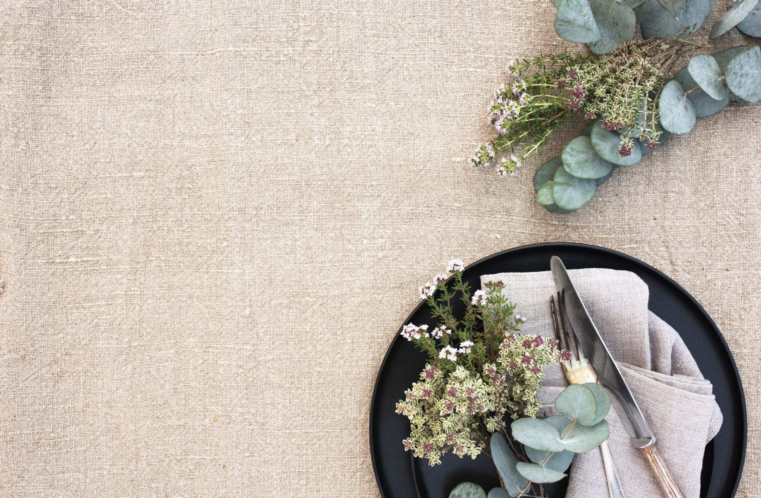 Linen table runner